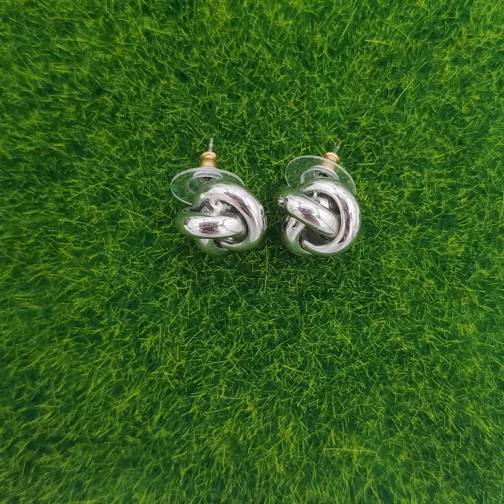 Fancy‎ Silver Tone Knot Earrings E1018